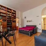 Tra Castel Sant\'Angelo E Citta Del Vaticano Flat