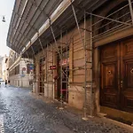 Tra Castel Sant\'Angelo E Citta Del Vaticano Flat